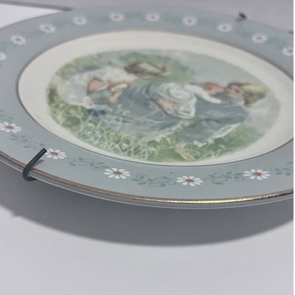 Vintage Tenderness Commemorative Plate Special Edition Avon Productions 1974 - Picture 14 of 16